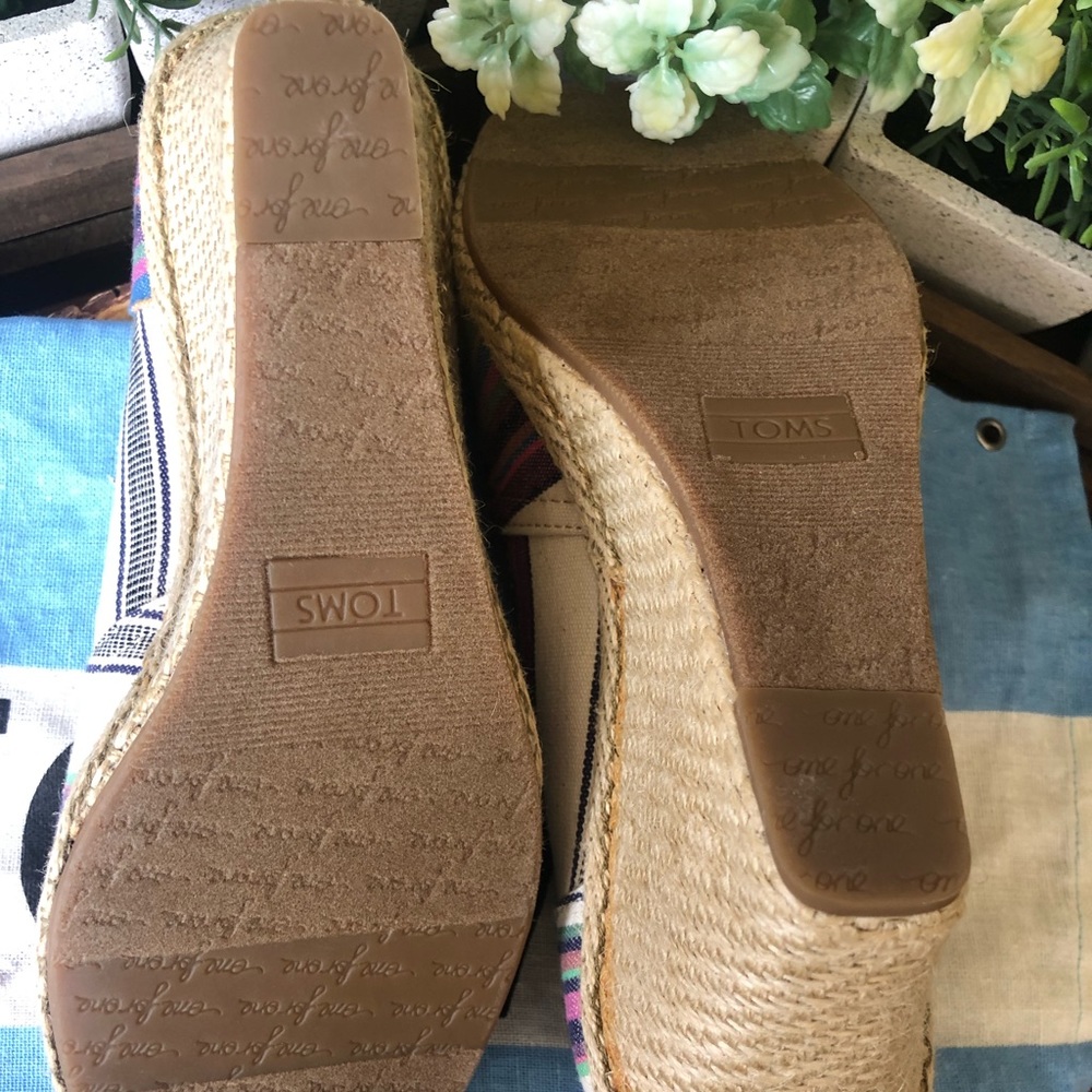 Toms Cork Wedge Heels Open Toe Multi striped Sandals.  Size 8.5 - Picture 3 of 4
